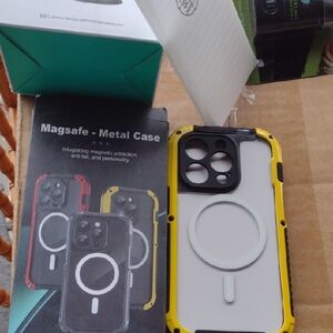 Yellow Magsafe Metal Case for iPhone15 Pro NWT
